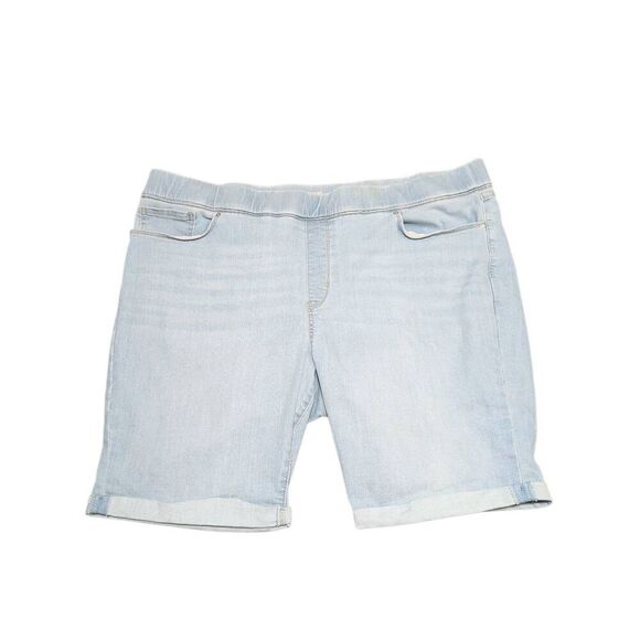 Signature by Levi Strauss & Co. Gold Label Totally Shaping Pull On Bermuda Short - Picture 1 of 6